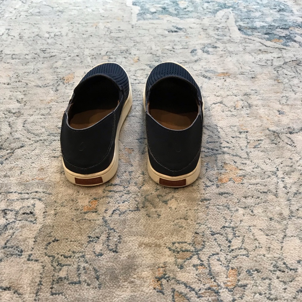 Womans Olukai slip-ones
